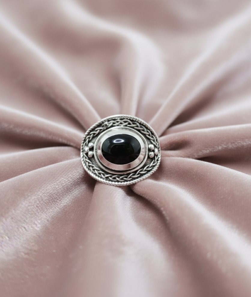 MIDNIGHT MUSE RING