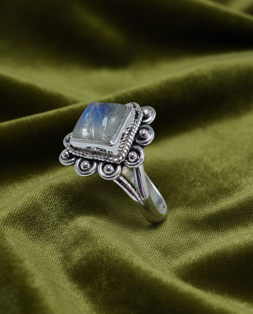 THE DIVINE HOUR RING