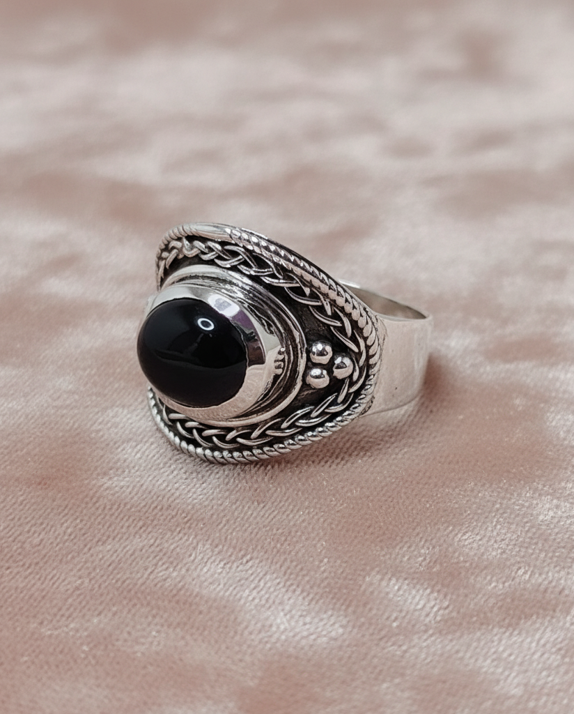 MIDNIGHT MUSE RING