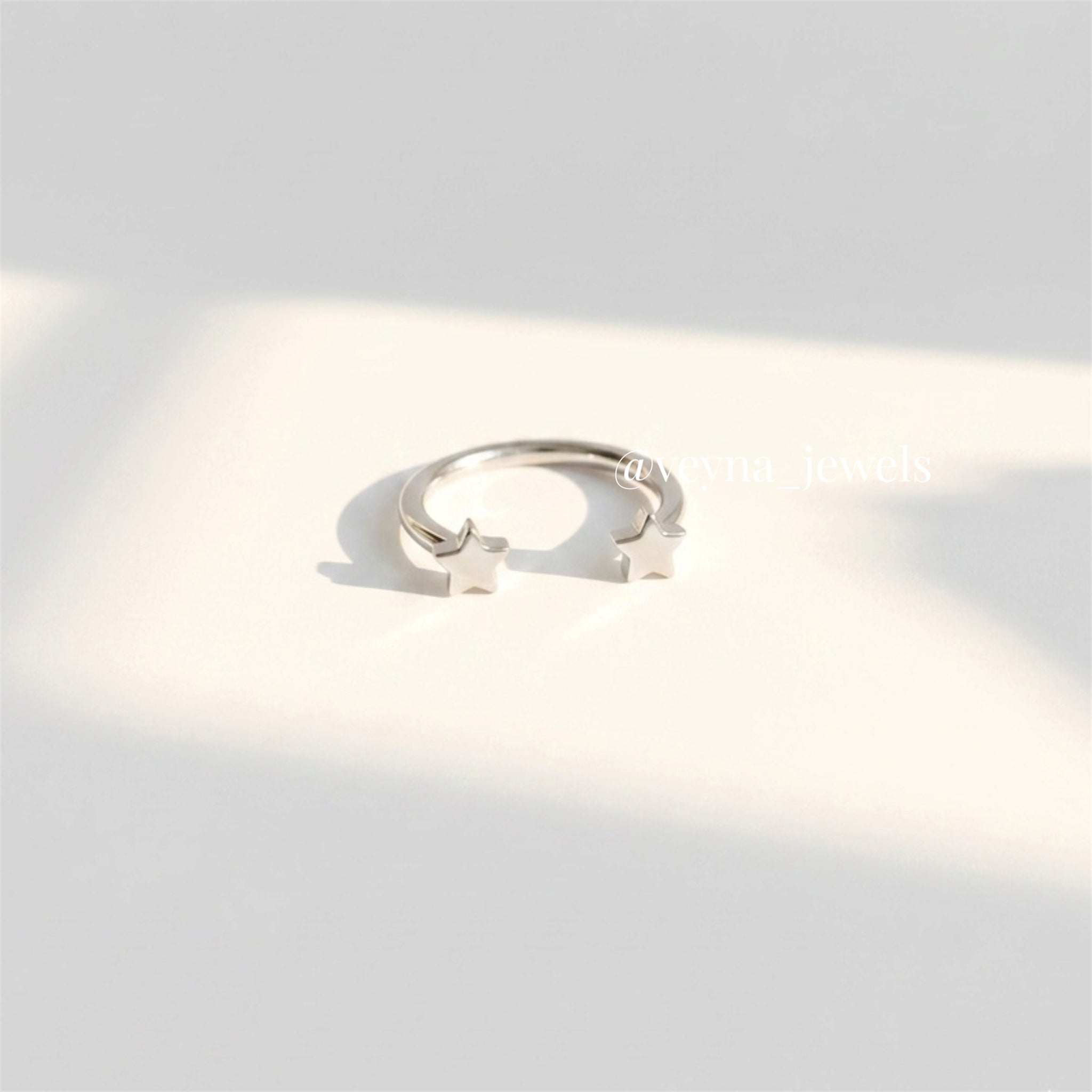 Finger Cuffs: Star Ring