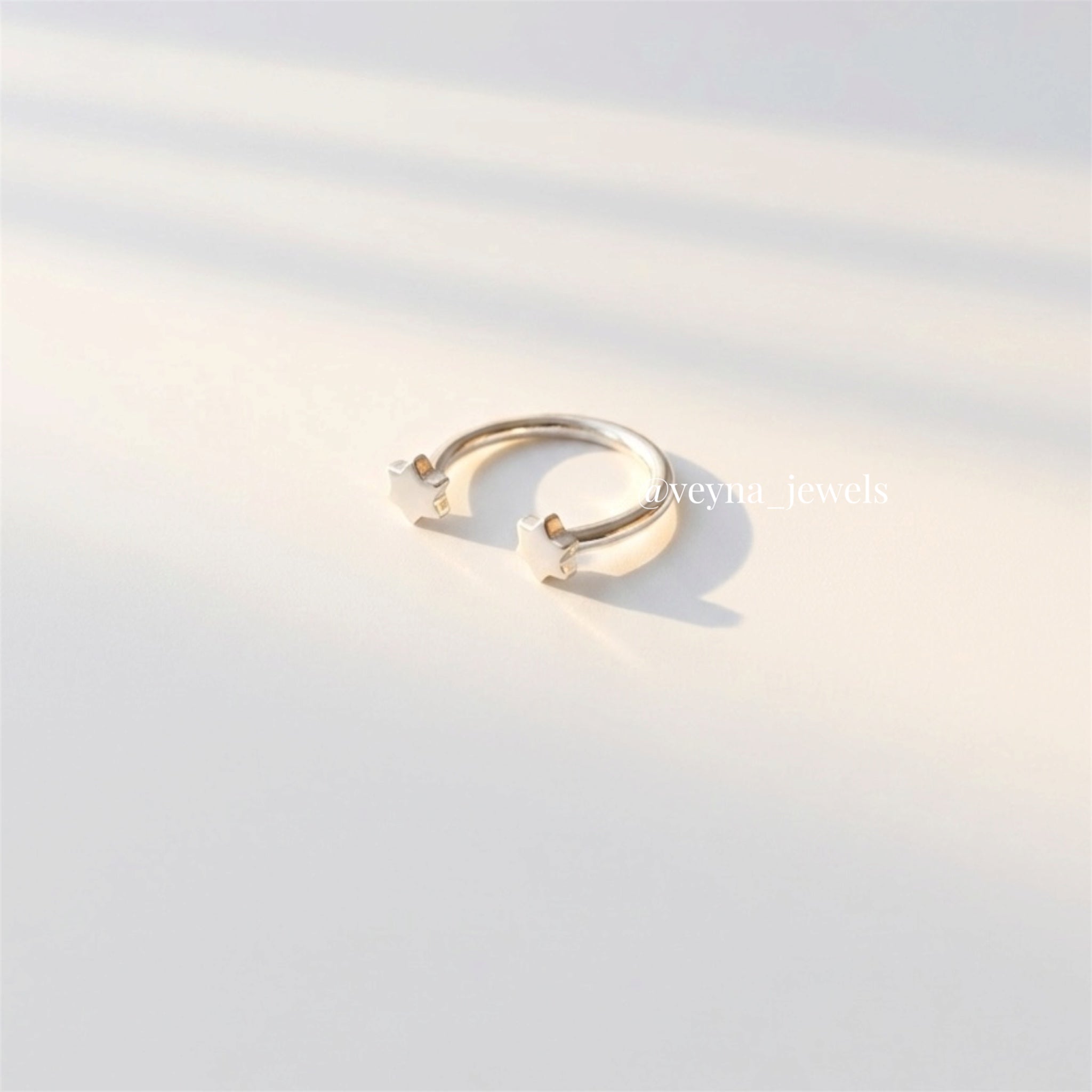 Finger Cuffs: Star Ring